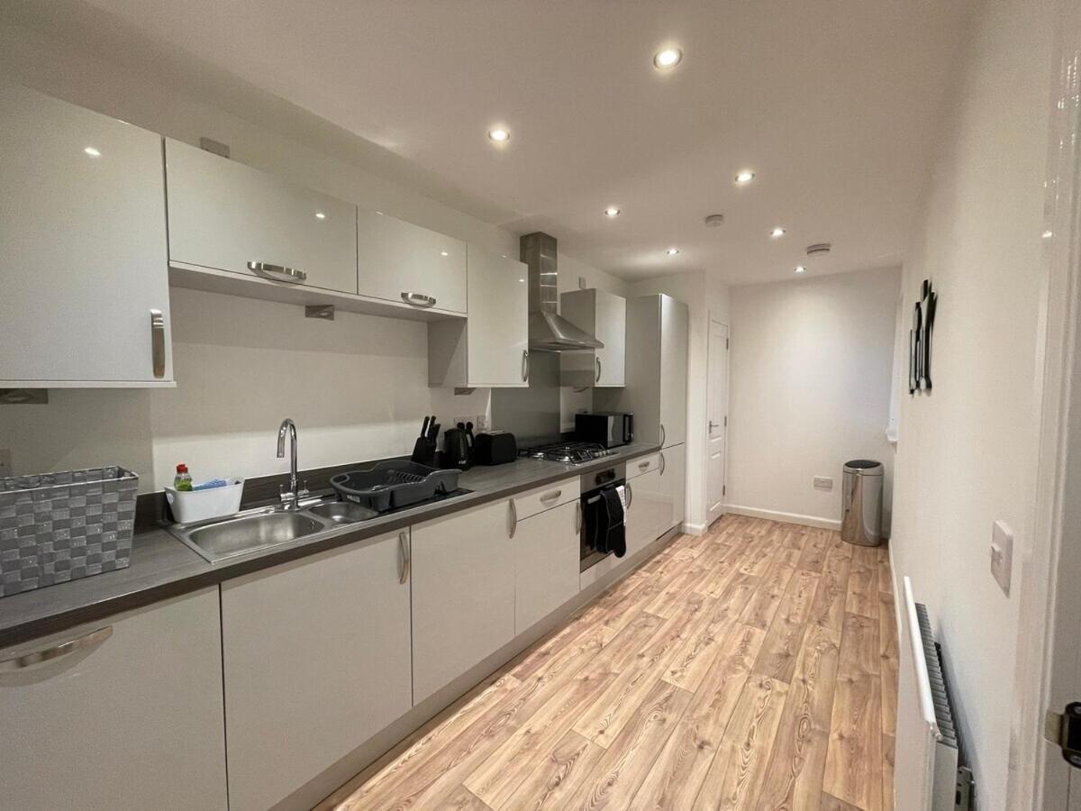 2 Bedroom Luxury Flat In Quiet Village Of Bishopton Bishopton  Exterior foto